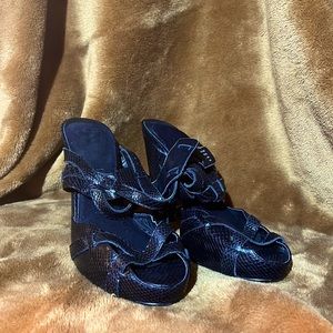 Calvin Klein 4 inch heel w/ gel insole